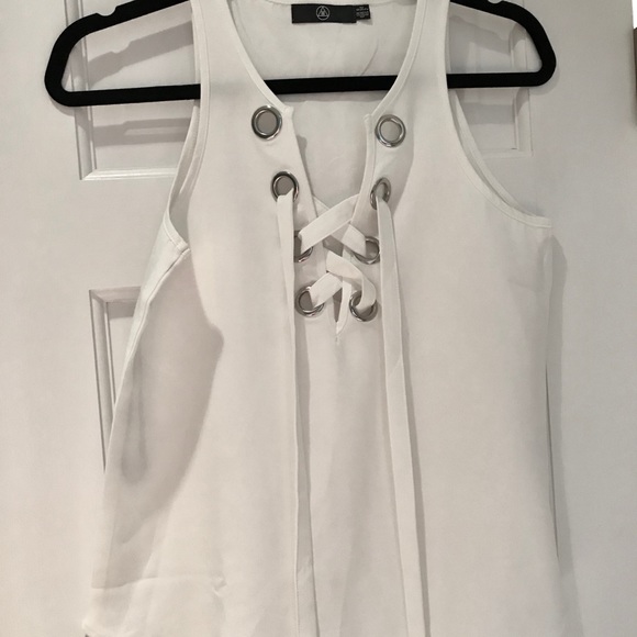 PERFECT BRUNCH TOP - Picture 1 of 2